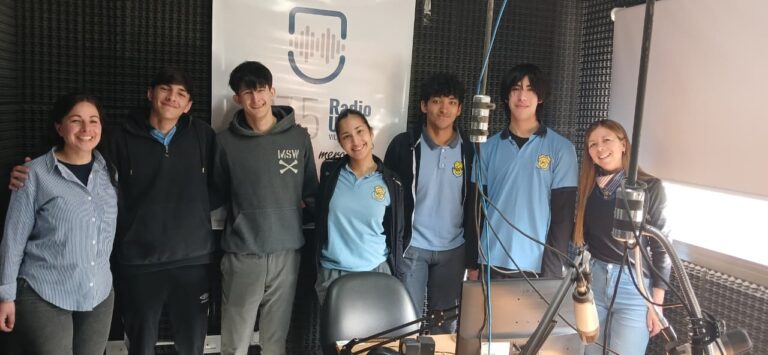 La Esc. Técnica N°17 visitó el laboratorio CIEM para conocer más sobre el ensayo de Dureza.