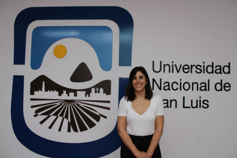 La docente e investigadora Dra. Laura Rodriguez realiza una estancia de investigación en España