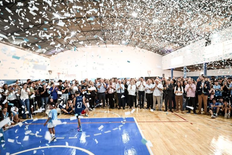 El Club Club San Martín de Villa Mercedes celebró obras históricas: nuevo piso y cancha propia