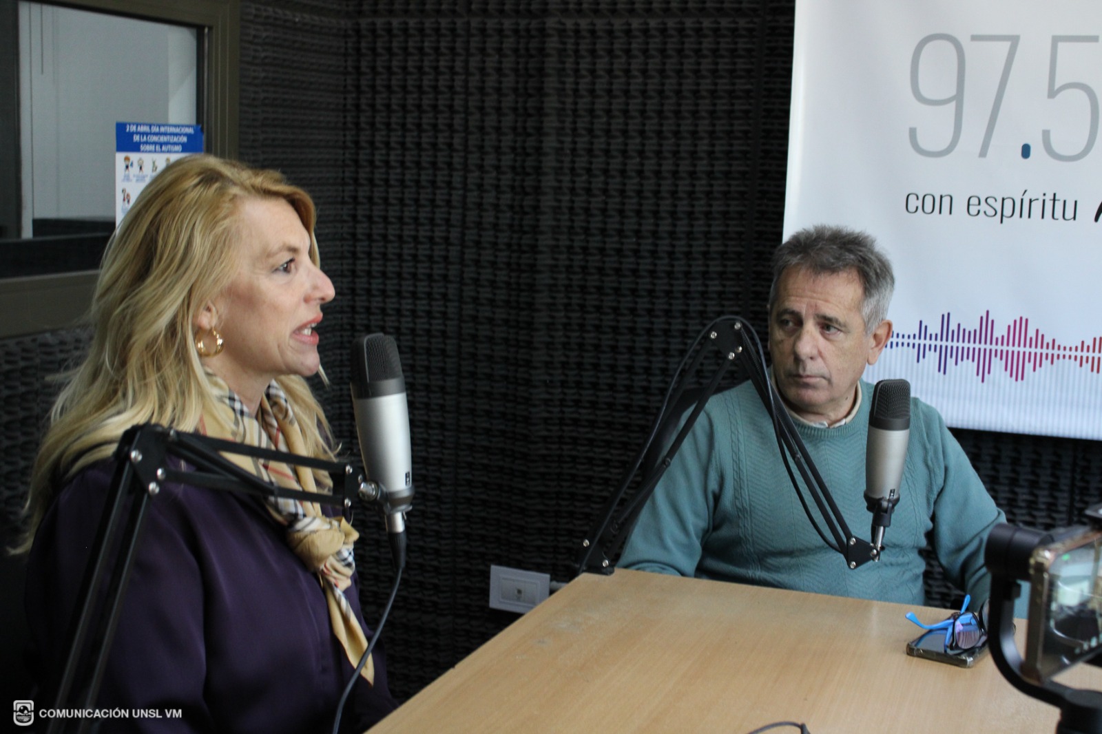 Héctor Flores y Patricia Morán, autoridades de la FCEJS, durante el primer aniversario de gestión
